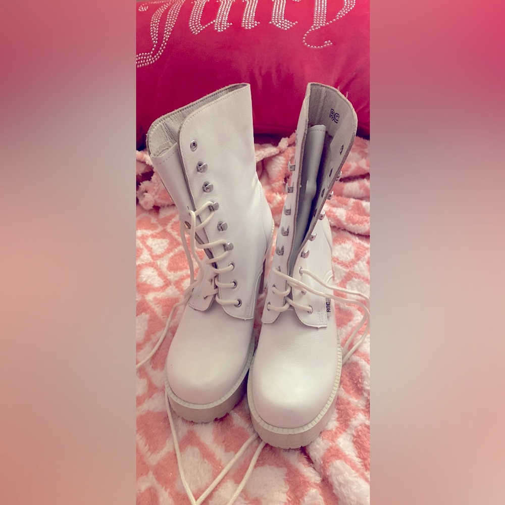 White roc heeled boots